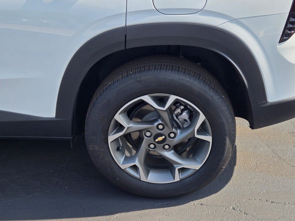 Used 2026 Chevrolet Trax LT FWD image 15