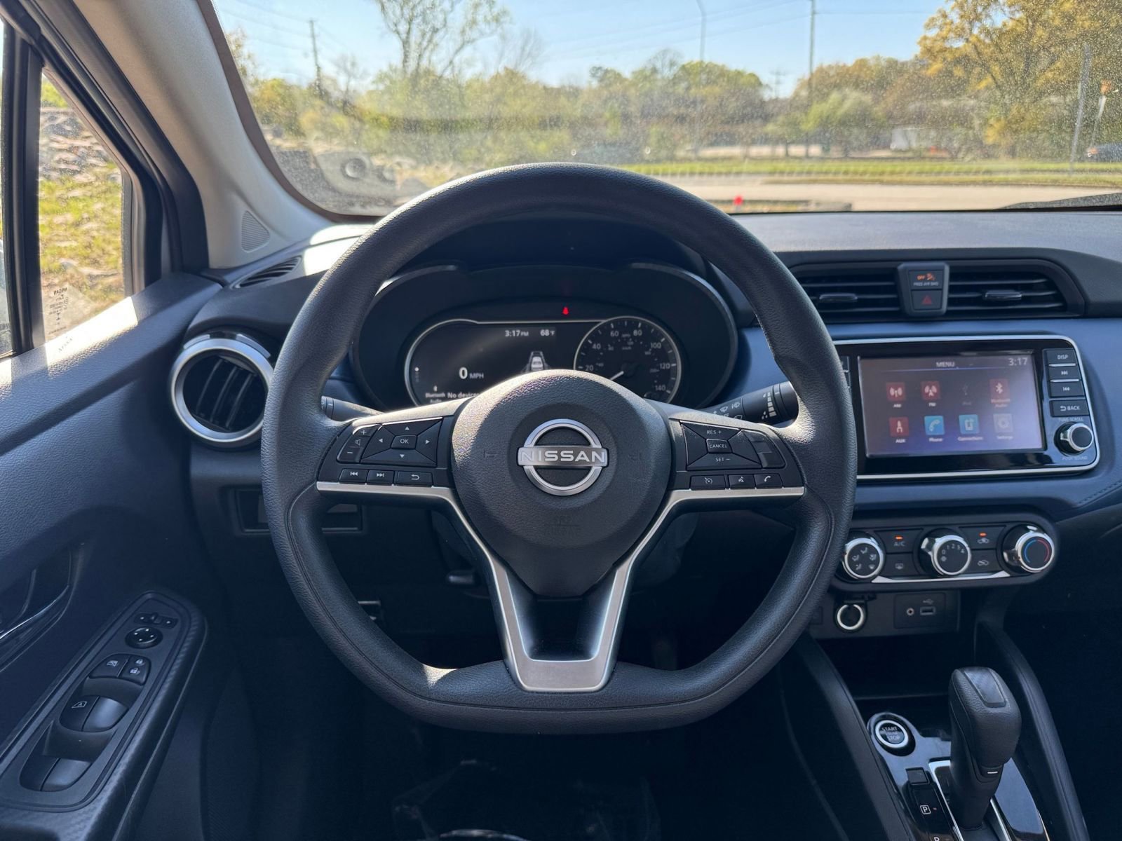 Used 2025 Nissan Versa SV image 30