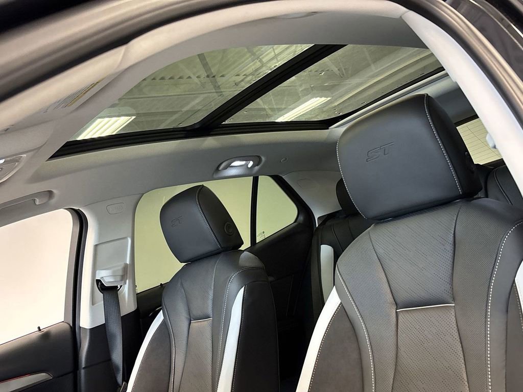 New 2025 Buick Envision Sport Touring image 23