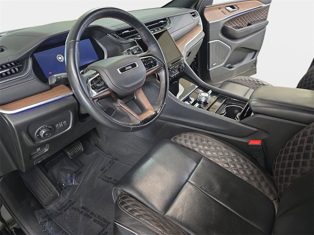 Used 2023 Jeep Grand Cherokee L Summit w/ Advanced Protech Group IV image 19