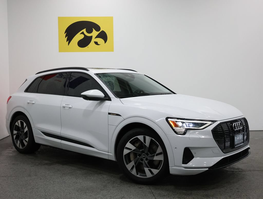 Used 2021 Audi e-tron Premium w/ Convenience Plus Package AWD/4WD image 2