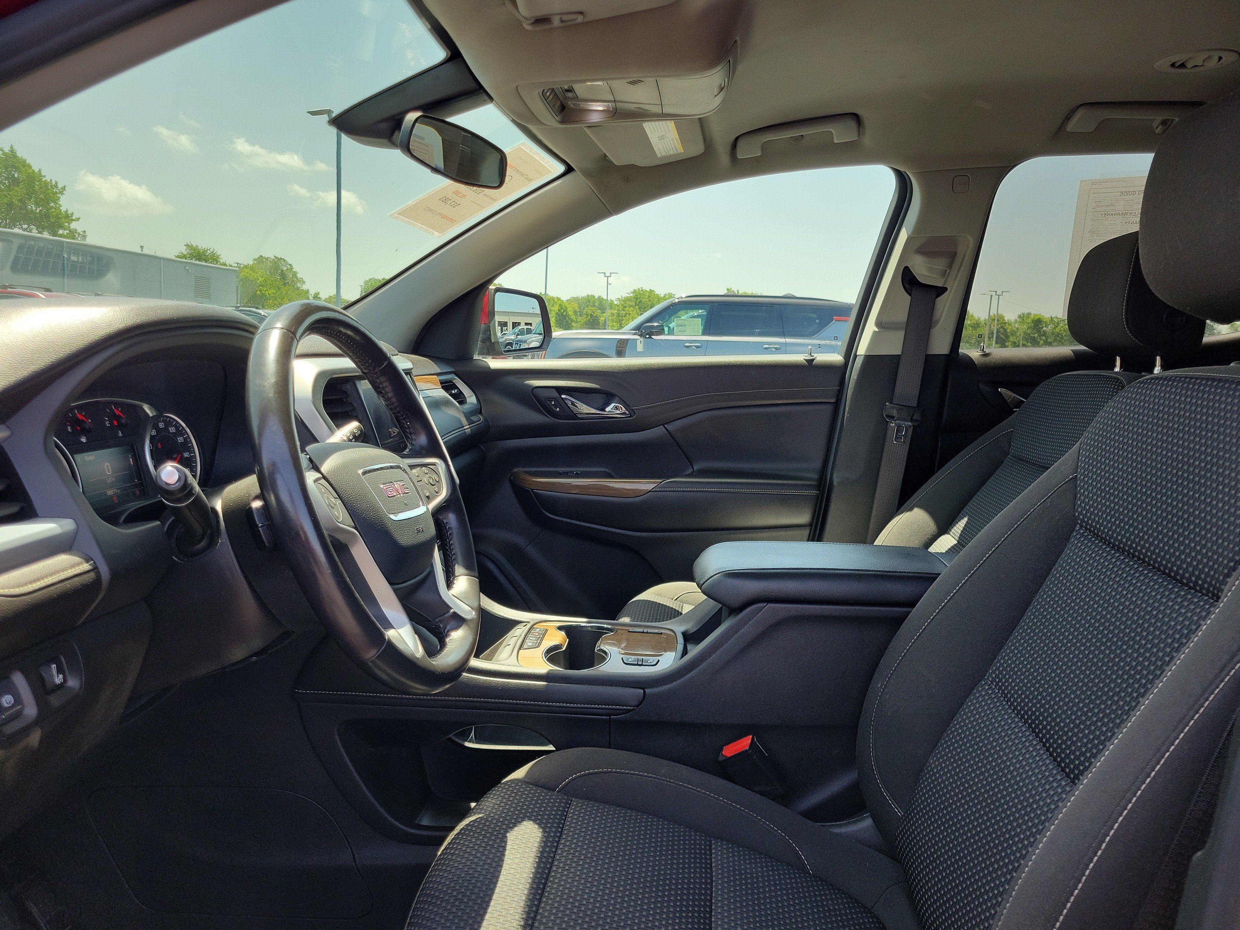Used 2020 GMC Acadia SLE w/ Driver Convenience Package FWD image 15