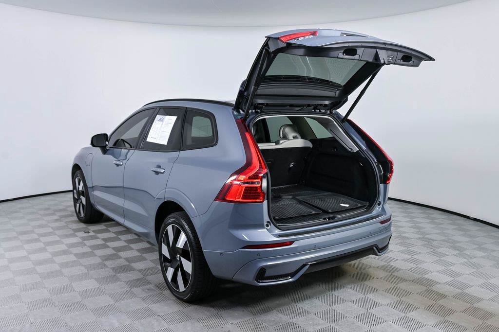 Certified 2024 Volvo XC60 T8 Plus w/ Protection Package Premier AWD/4WD image 33