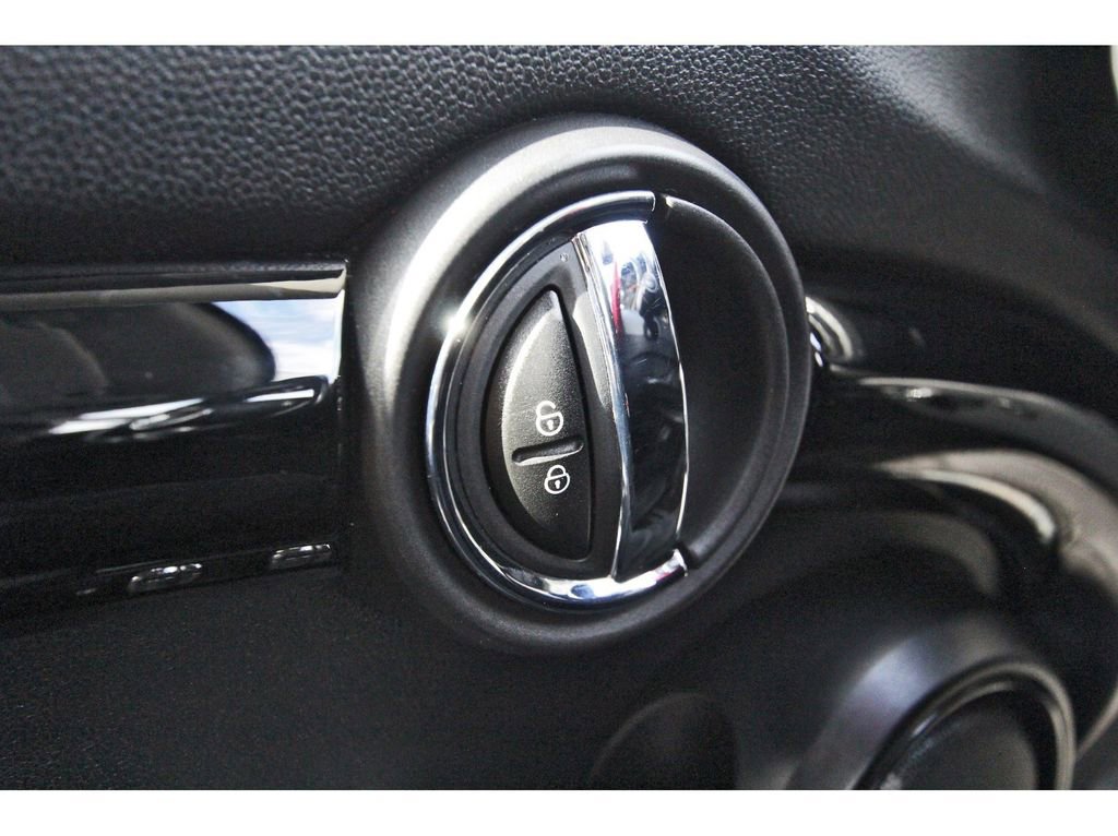 Used 2021 MINI Cooper S w/ Premium Package image 18