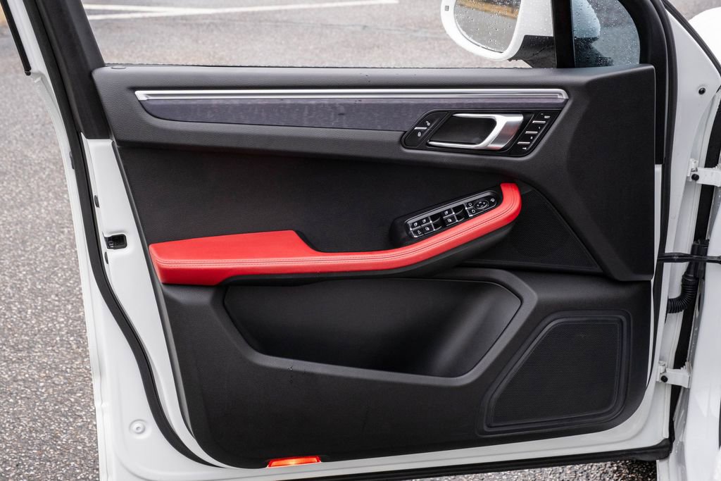 Used 2017 Porsche Macan GTS image 11