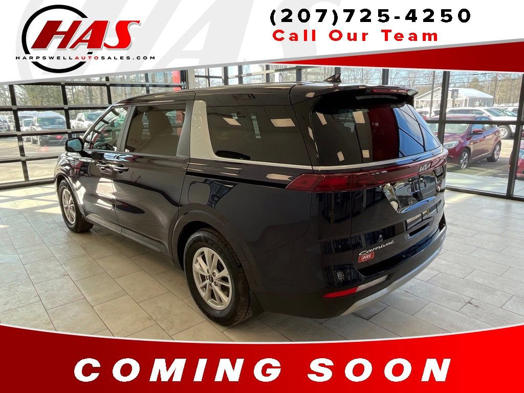 Used 2022 Kia Carnival LX image 3