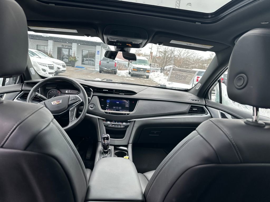 Certified 2023 Cadillac XT5 Premium Luxury w/ LPO, Floor Liner Package image 29