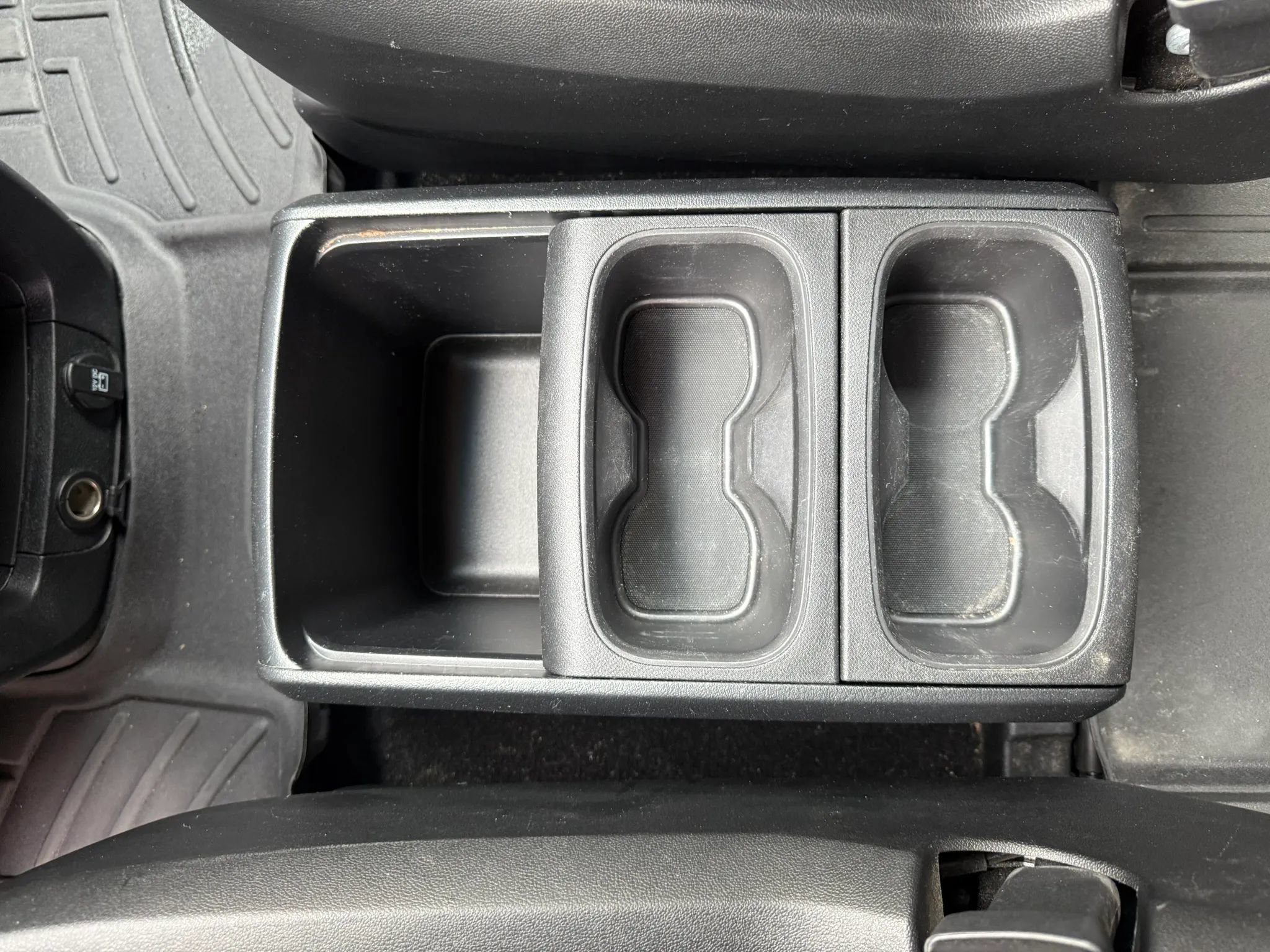 Used 2017 Dodge Grand Caravan SE FWD image 23
