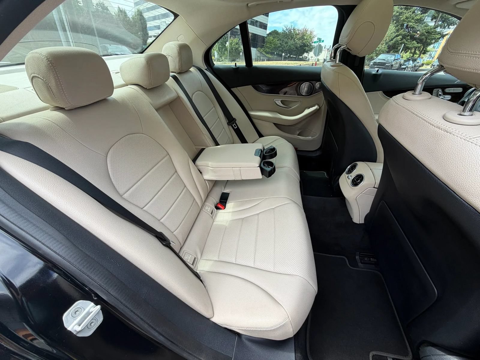 Used 2016 Mercedes-Benz C 300 4MATIC Sedan image 16