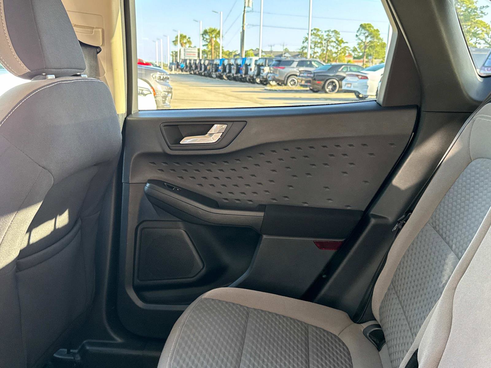 Used 2020 Ford Escape SE image 16