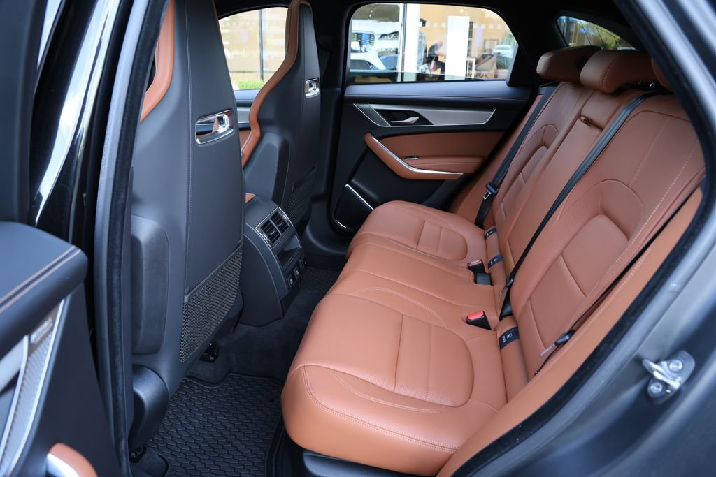 Used 2024 Jaguar F-PACE R-Dynamic S AWD/4WD image 16