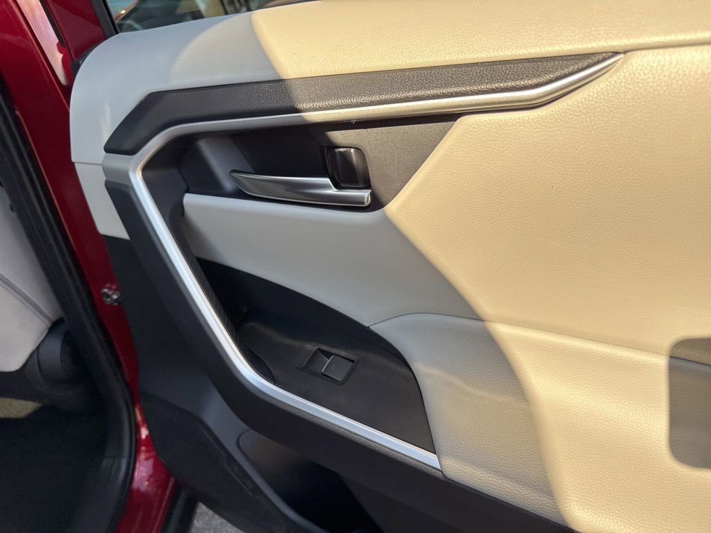 Used 2024 Toyota RAV4 XLE Premium image 20