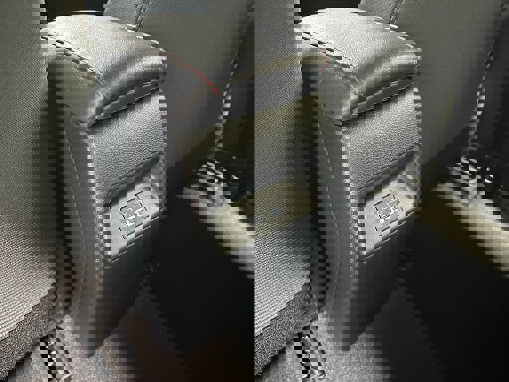 Used 2025 Toyota Corolla SE FWD image 48