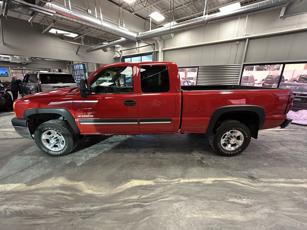 Used 2005 Chevrolet Silverado 2500 LS image 32