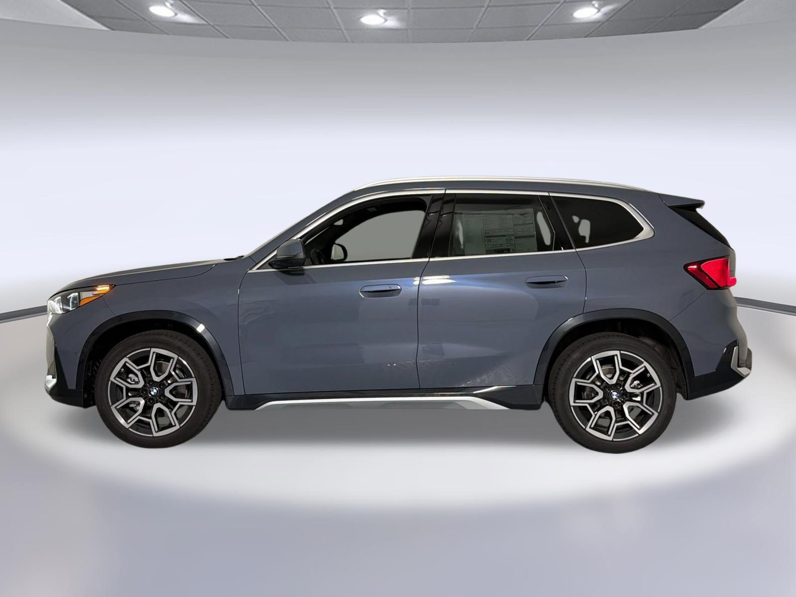 New 2026 BMW X1 xDrive28i w/ Technology Package AWD/4WD image 2