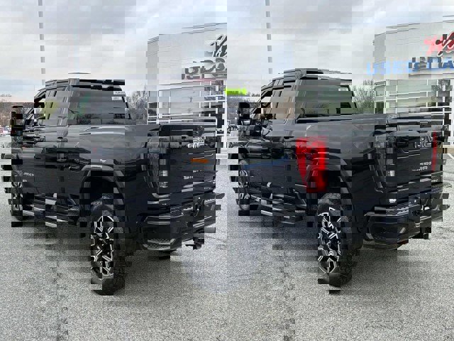Used 2021 GMC Sierra 2500 AT4 w/ Gooseneck/5TH Wheel Package image 3