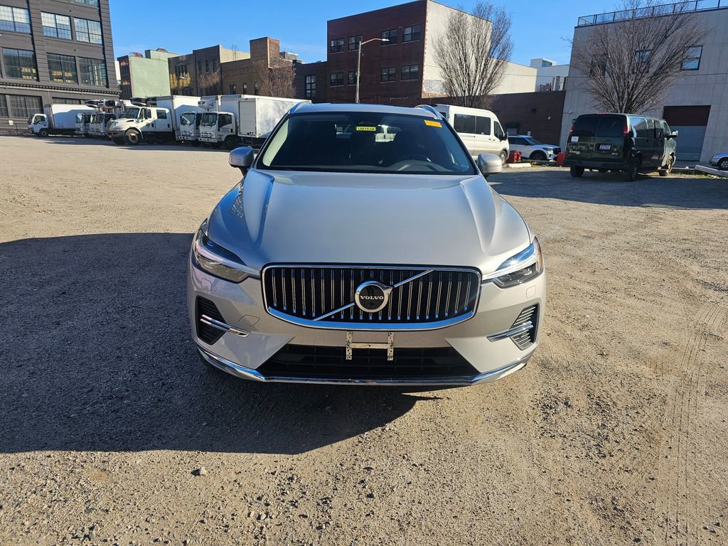 Certified 2023 Volvo XC60 B5 Plus image 6