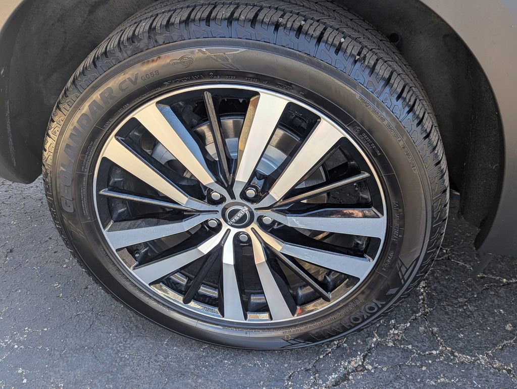 Used 2023 Nissan Pathfinder Platinum image 39