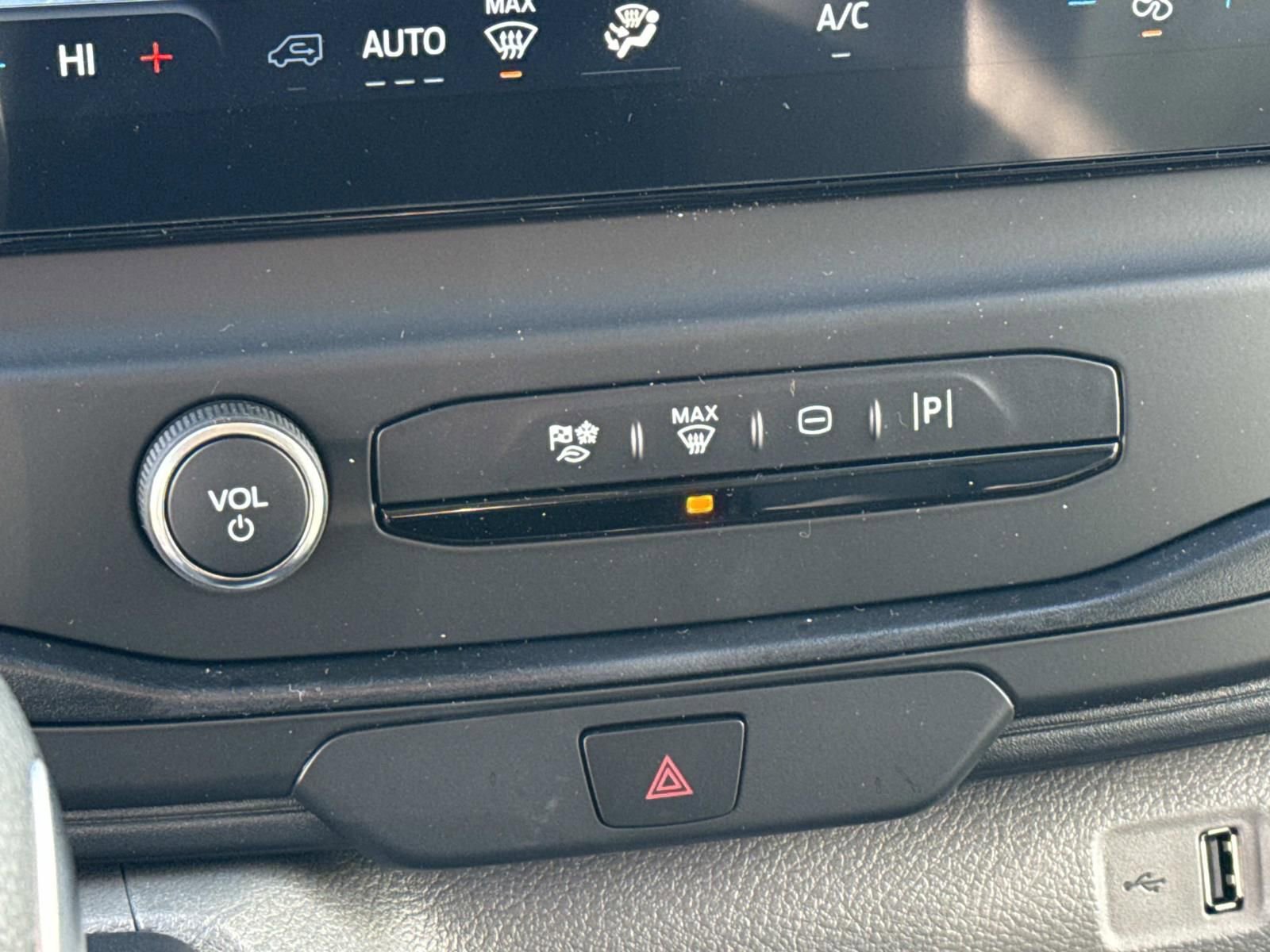 New 2026 Ford Transit 150 Low Roof w/ Load Area Protection Package image 16