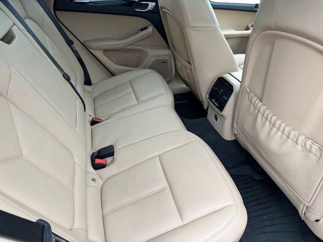 Used 2022 Porsche Macan image 17