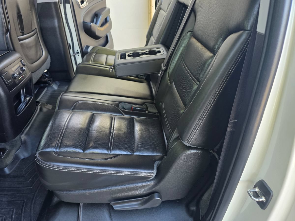 Used 2015 GMC Yukon XL Denali w/ Touring Package AWD/4WD image 28