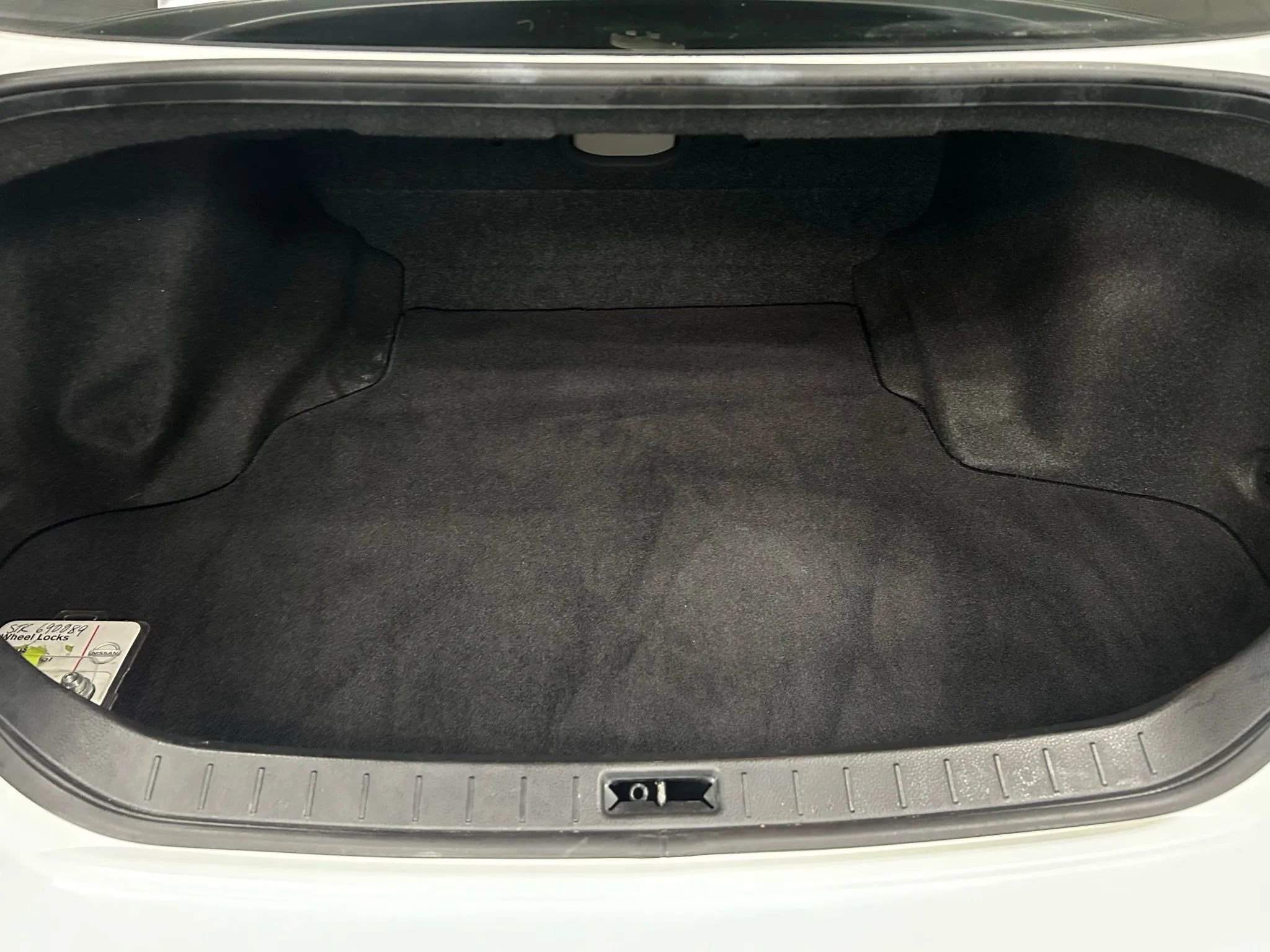 Used 2009 INFINITI G37 Journey w/ Premium Pkg image 11