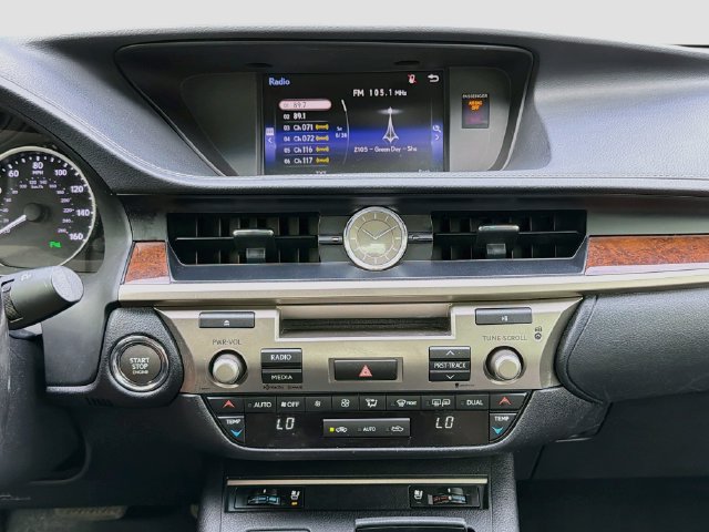 Used 2015 Lexus ES 350 w/ Premium Package FWD image 27