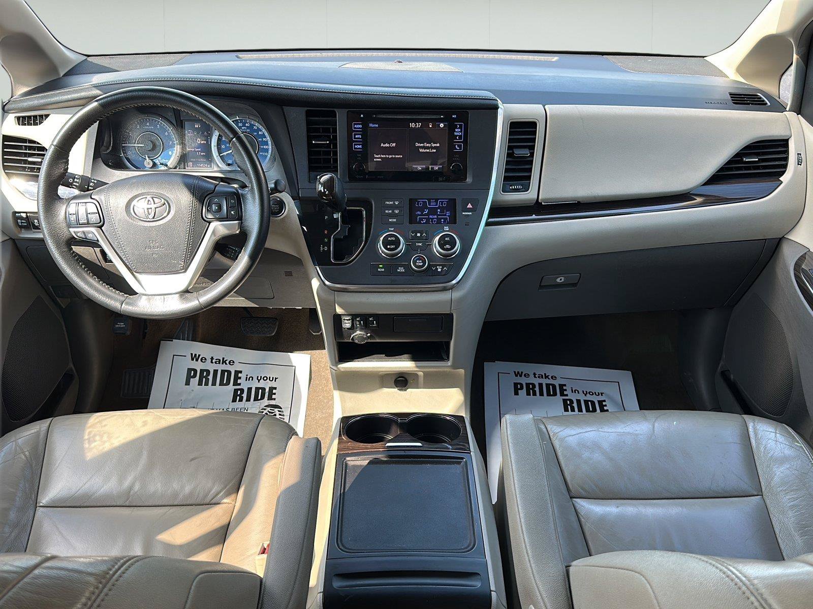 Used 2017 Toyota Sienna XLE w/ XLE Navigation Package FWD image 2