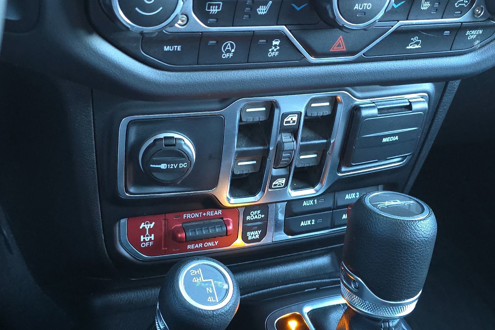 Used 2025 Jeep Gladiator Rubicon w/ Convenience Group image 28