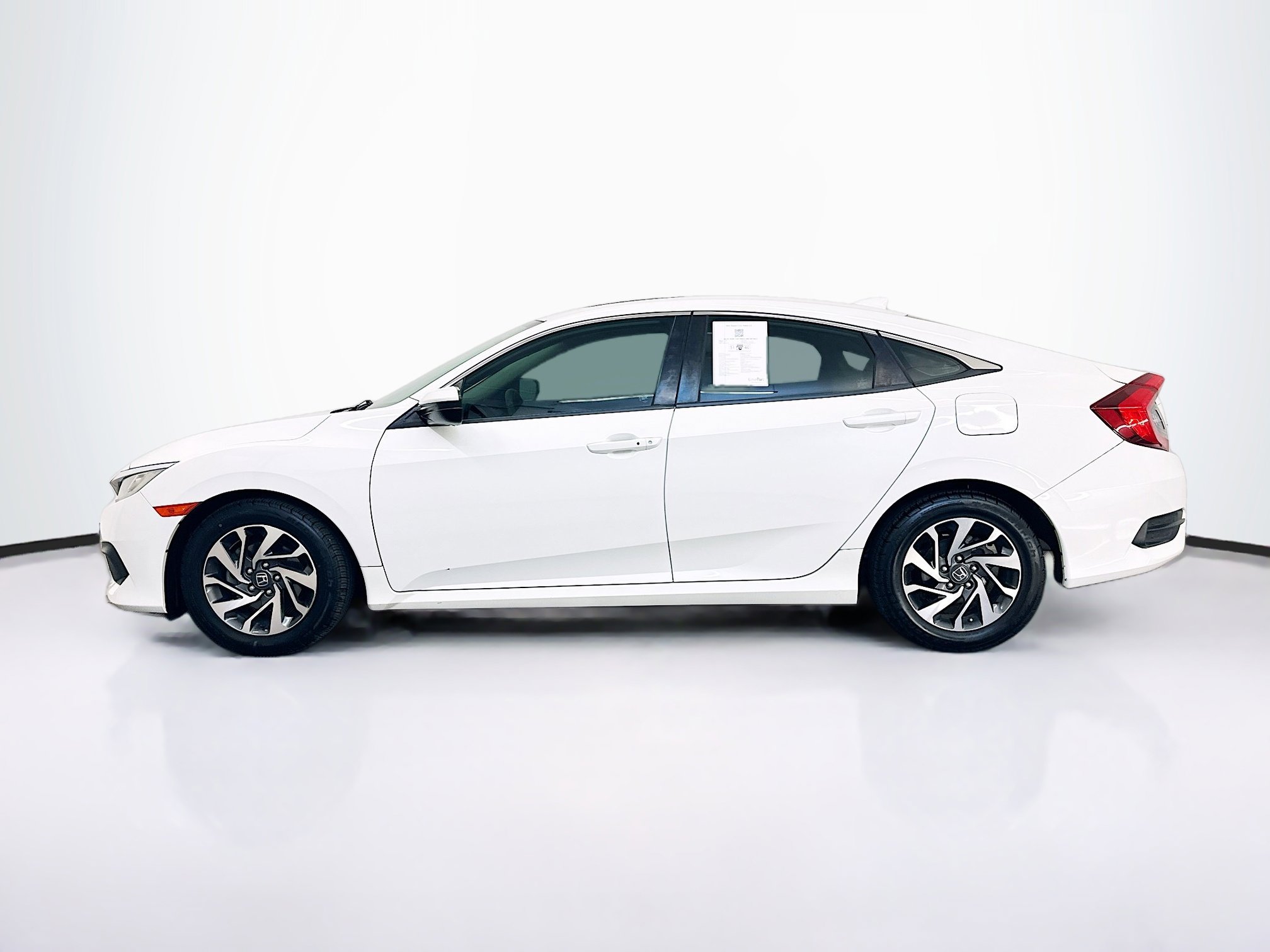 Used 2018 Honda Civic EX image 4