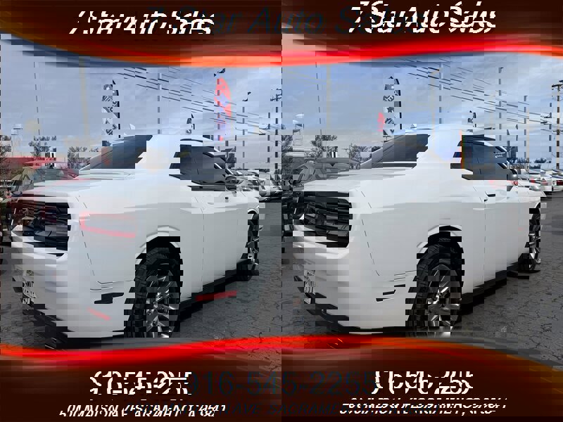 Used 2016 Dodge Challenger SXT w/ Sound Group image 6