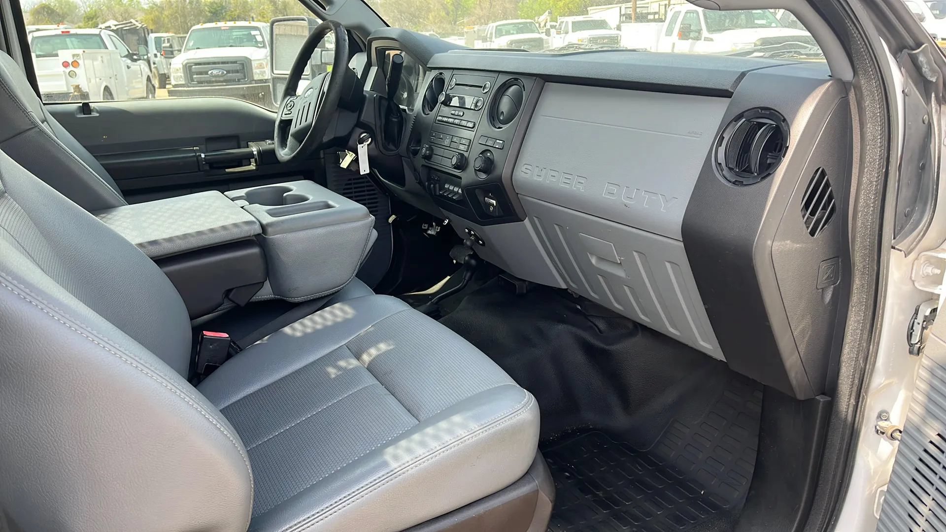 Used 2013 Ford F550 4x4 Regular Cab Super Duty w/ Payload Upgrade Pkg image 11