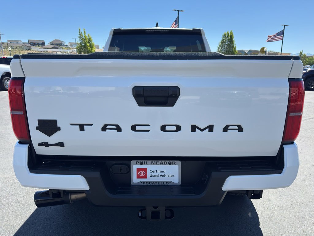 Used 2025 Toyota Tacoma SR5 AWD/4WD image 3