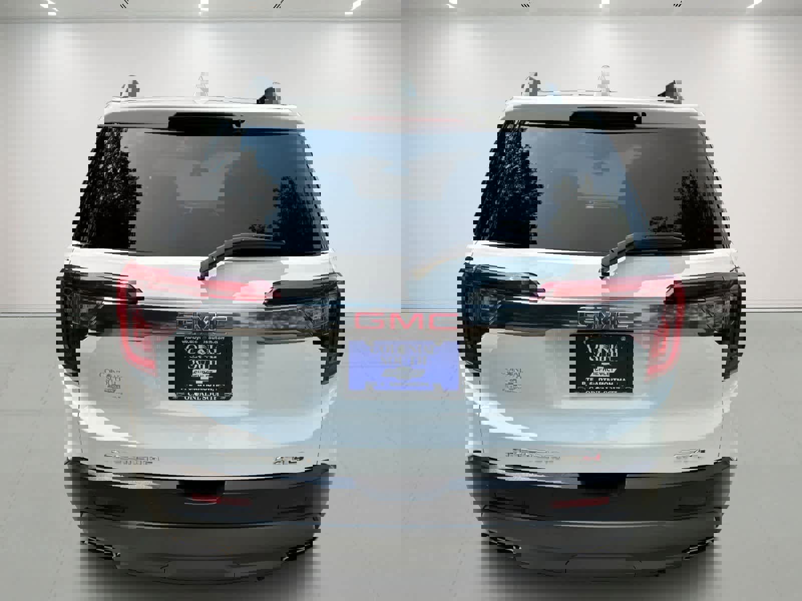 Used 2023 GMC Acadia AT4 image 5