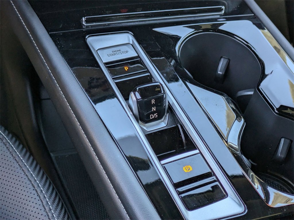 Used 2025 Volkswagen Atlas Cross Sport SE image 19