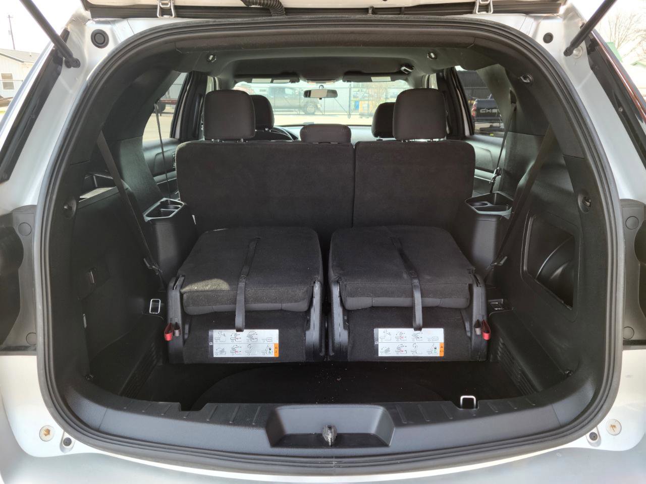 Used 2017 Ford Explorer XLT image 15