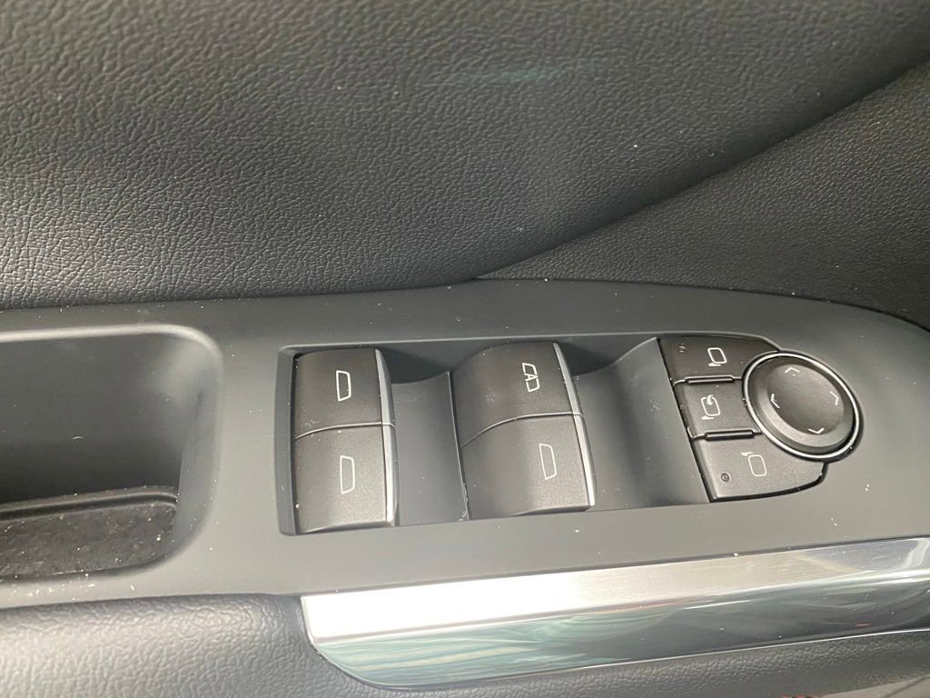 New 2026 Chevrolet Traverse RS w/ LPO, Floor Liner Package AWD/4WD image 38
