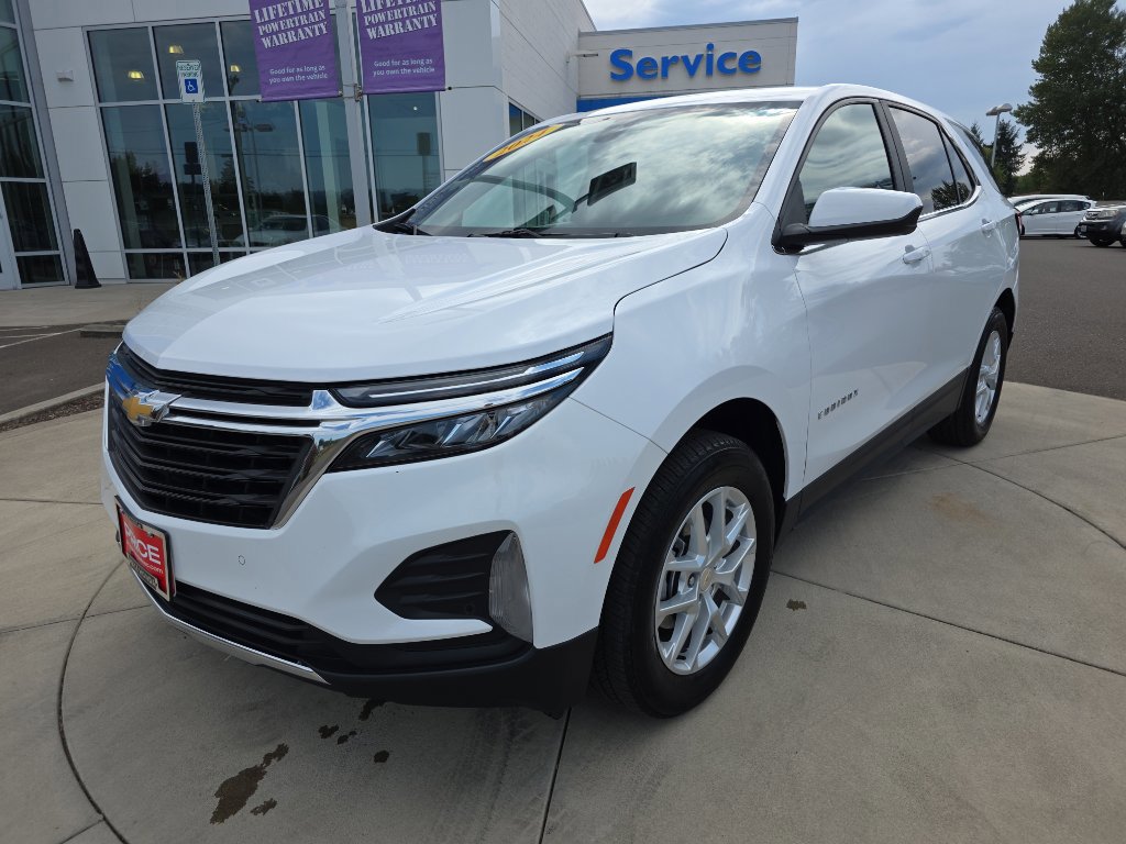 Used 2024 Chevrolet Equinox LT image 2