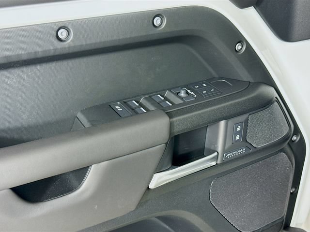New 2026 Land Rover Defender 130 V8 AWD/4WD image 20