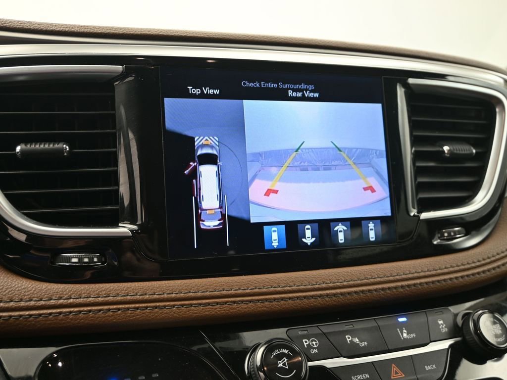 Used 2017 Chrysler Pacifica Limited FWD image 21