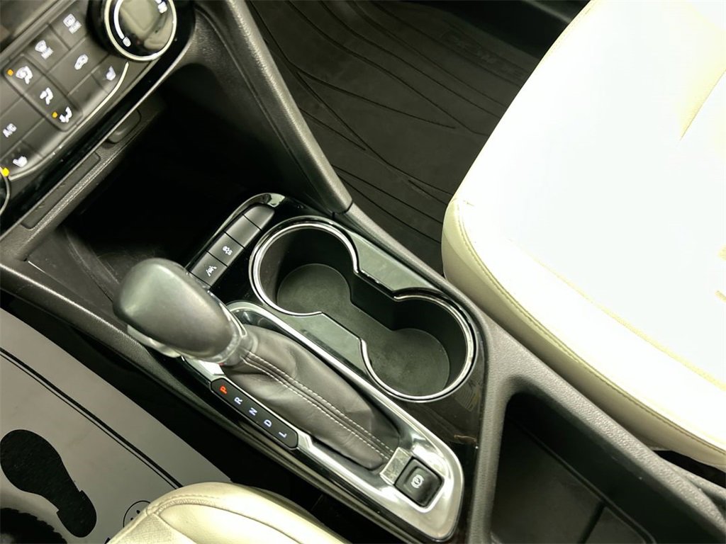 Used 2021 Buick Encore GX Preferred w/ Cold Weather Comfort Package image 17