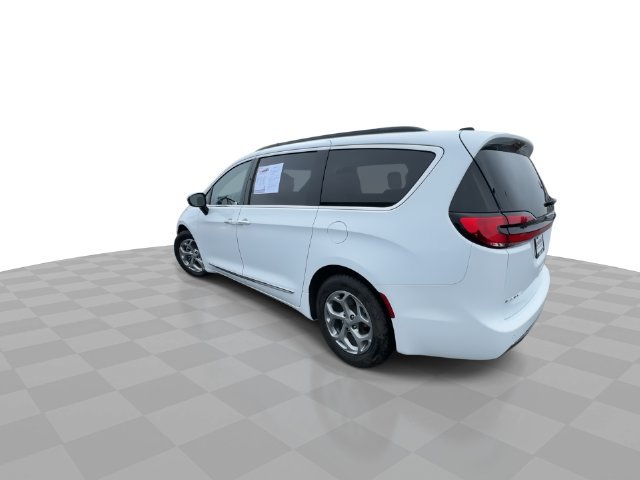 Used 2023 Chrysler Pacifica Limited FWD image 6