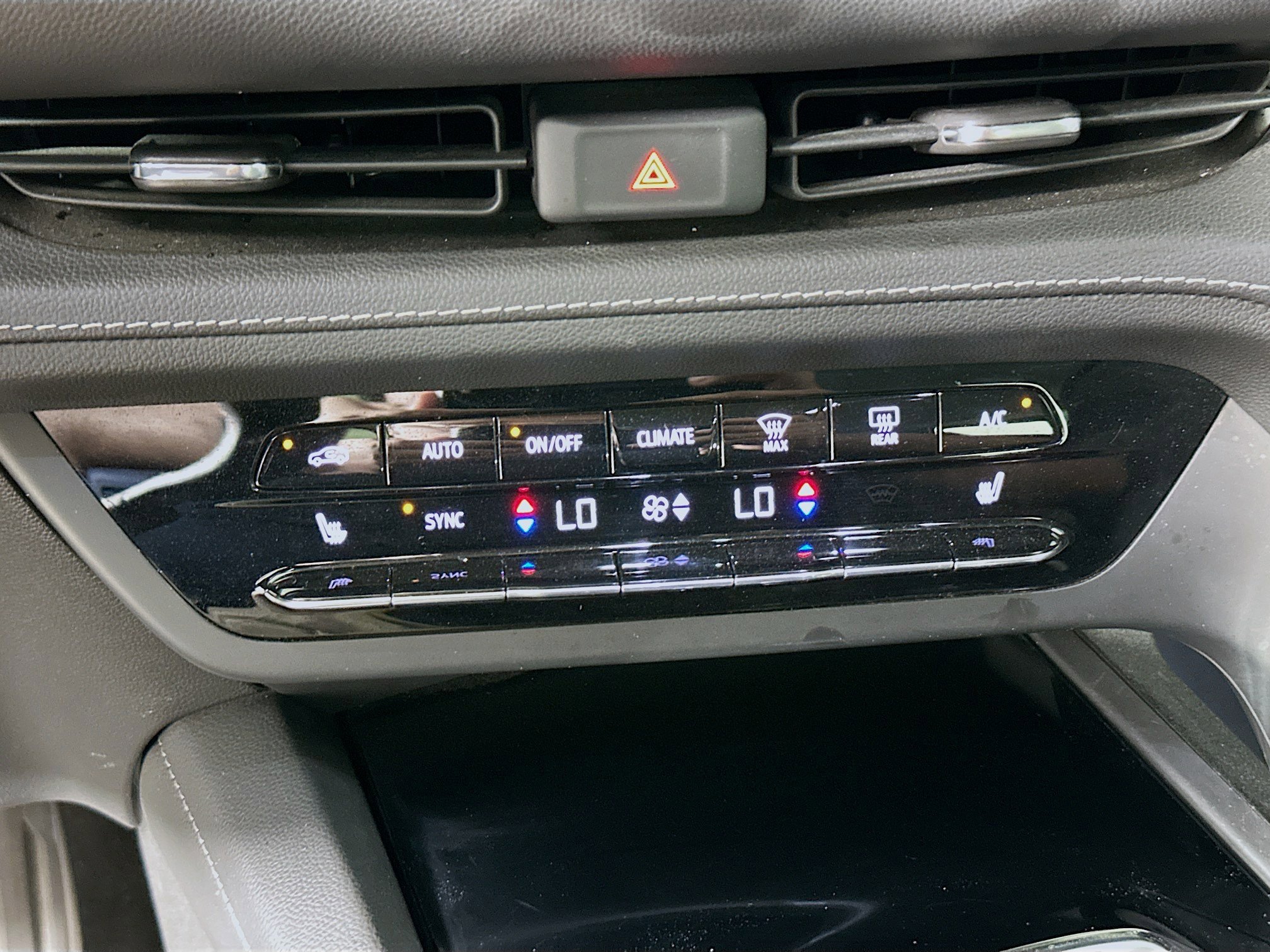 Used 2023 Buick Envision Preferred image 22