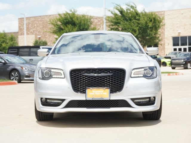 Certified 2022 Chrysler 300 Touring L RWD image 2