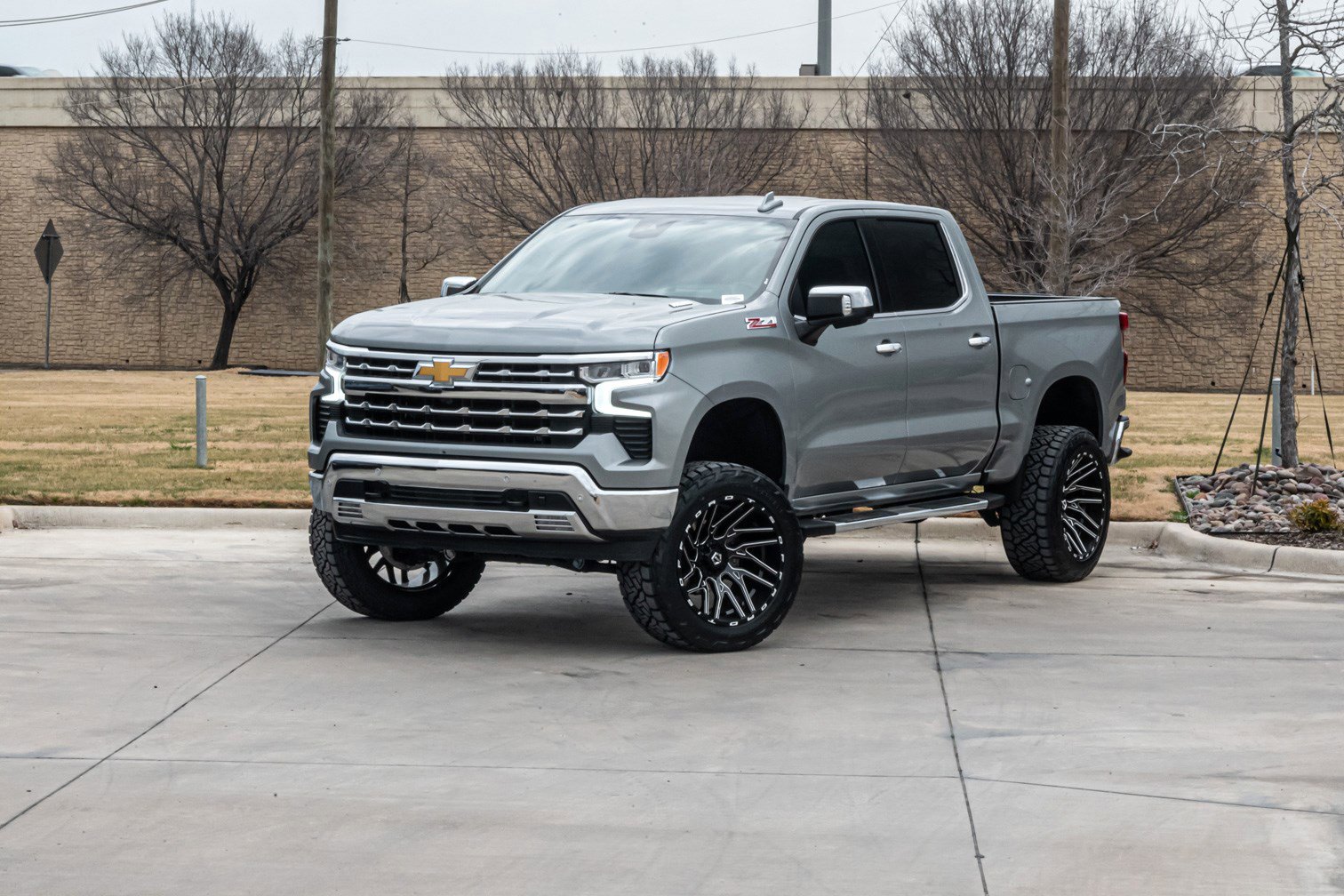 Used 2025 Chevrolet Silverado 1500 LTZ image 28