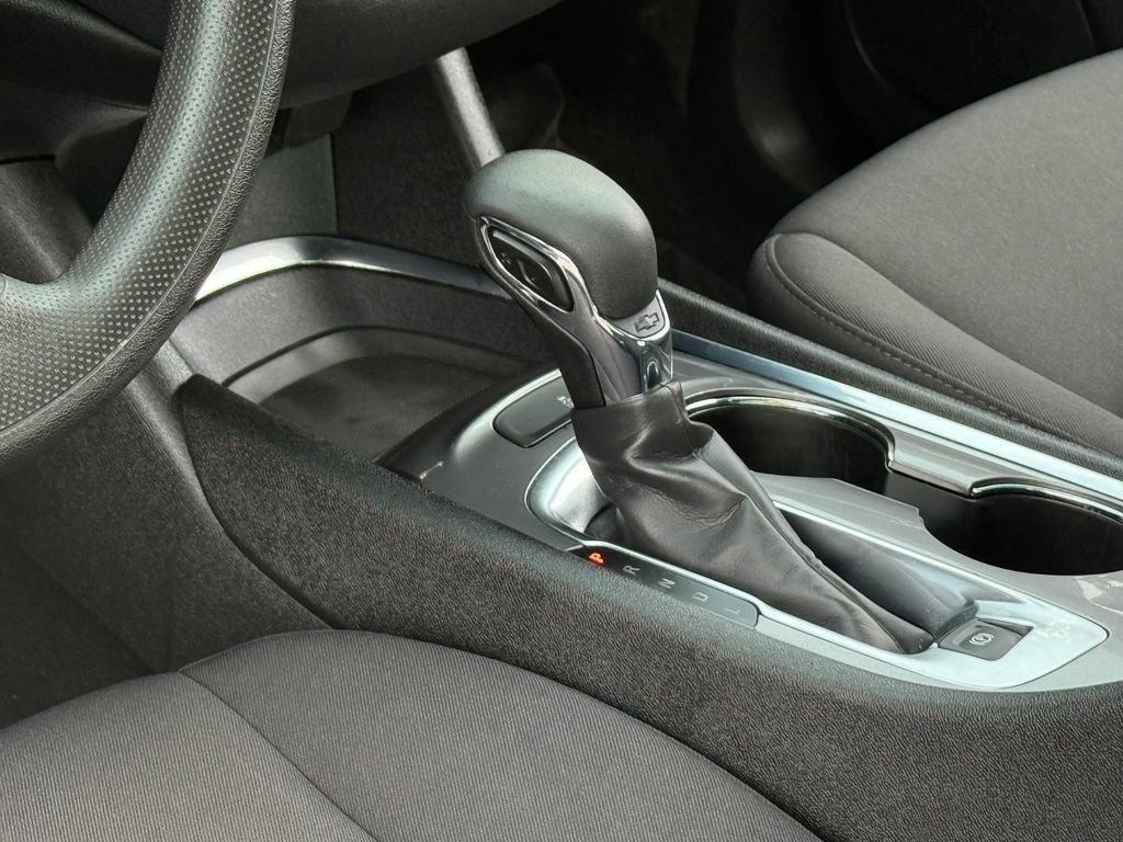 Used 2023 Chevrolet Malibu LT image 19