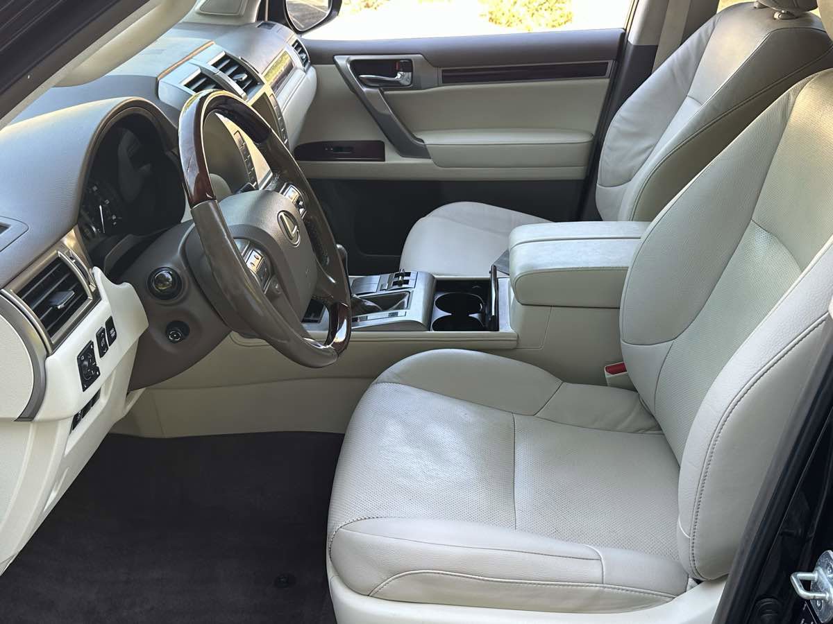 Used 2016 Lexus GX 460 w/ Premium Package AWD/4WD image 23