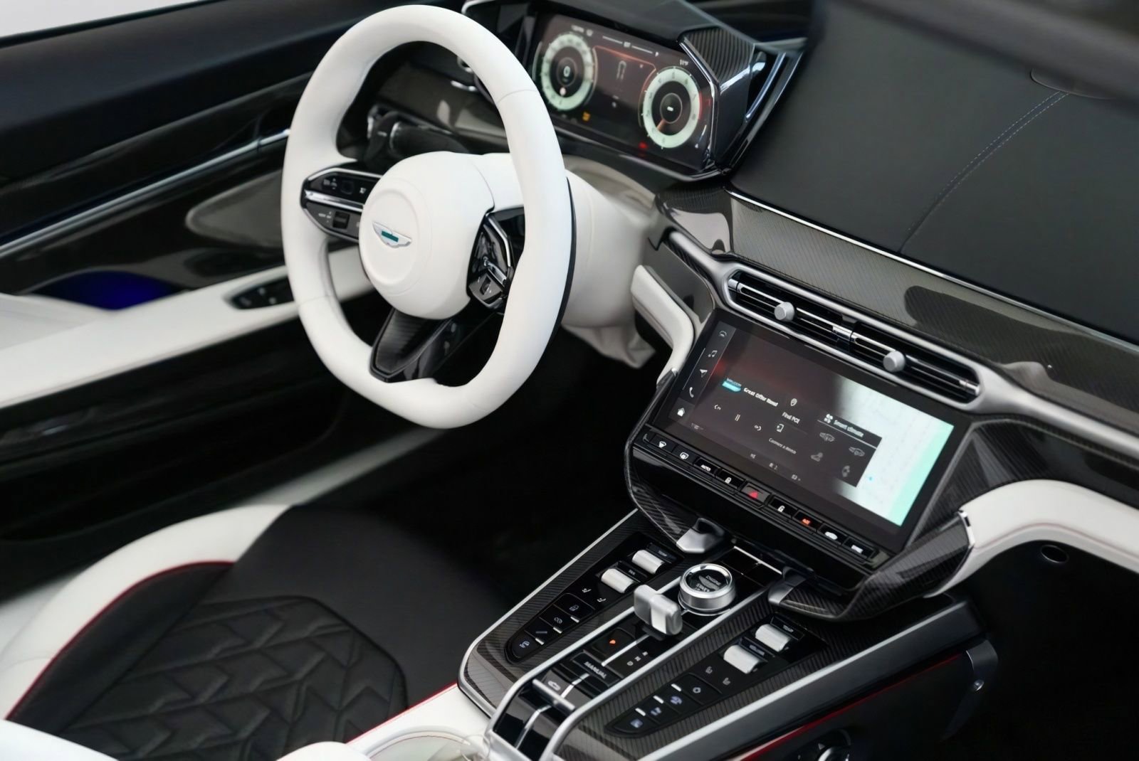 New 2026 Aston Martin Vanquish Convertible RWD image 53