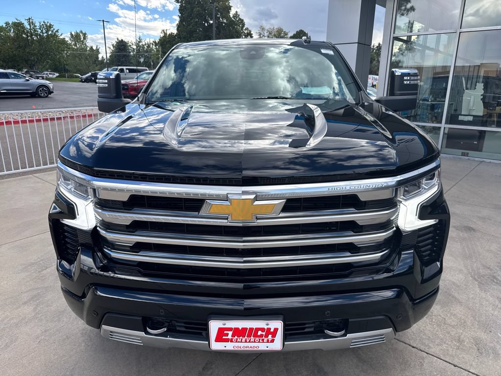 Used 2025 Chevrolet Silverado 1500 High Country w/ High Country Premium Package AWD/4WD image 8