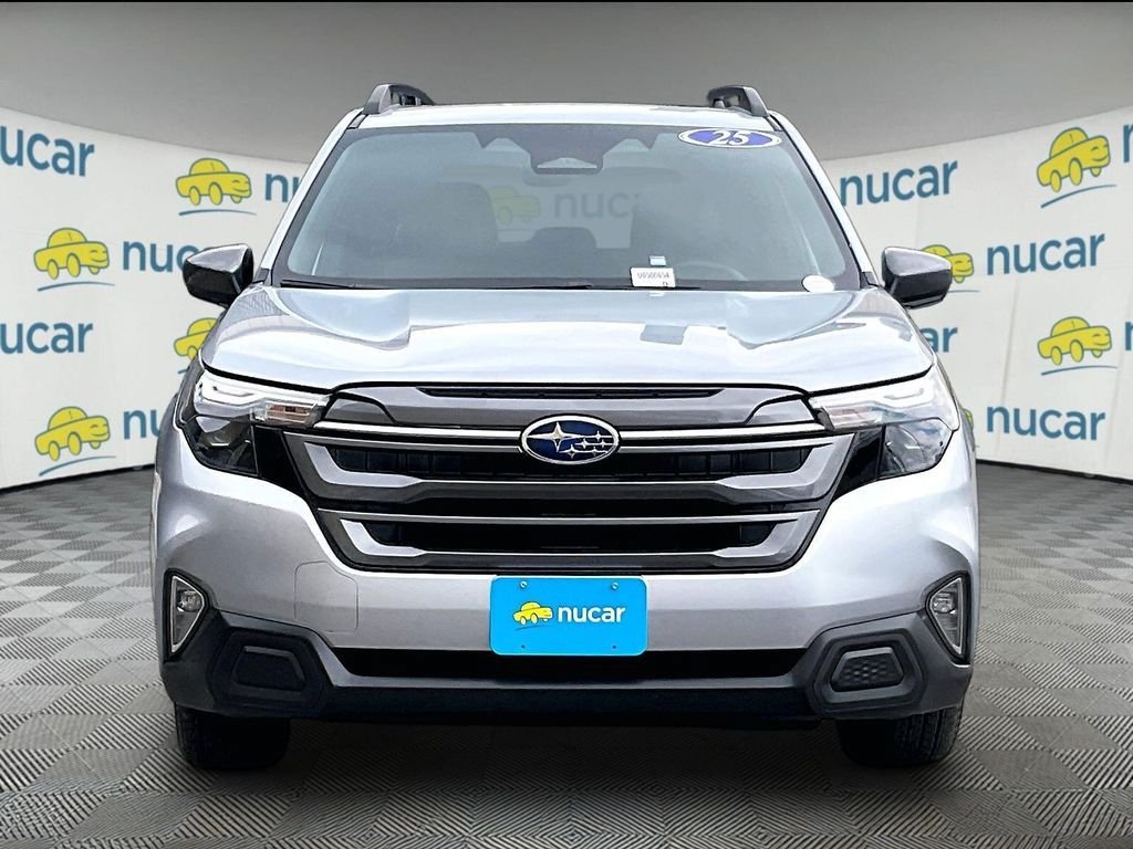 Used 2025 Subaru Forester Premium AWD/4WD image 2